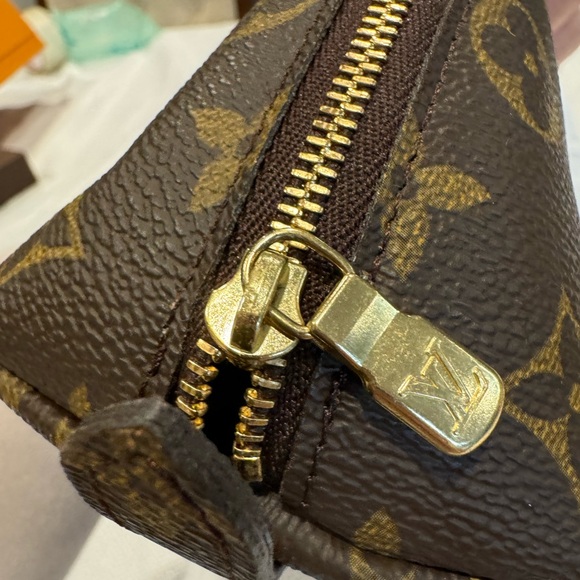 Authentic Louis Vuitton Demi Ronde pouch - Picture 7 of 11